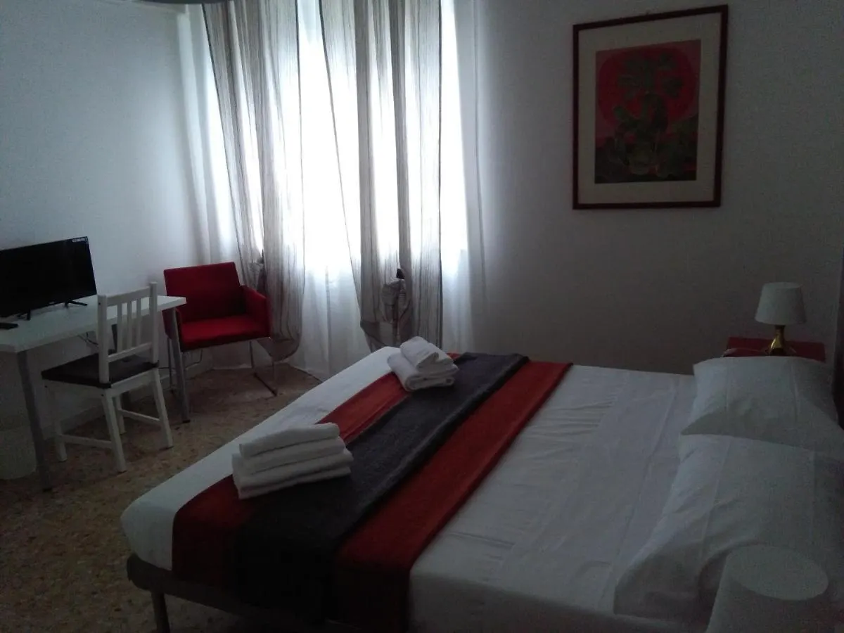 B&B Mameli 41 Verona Bed & Breakfast